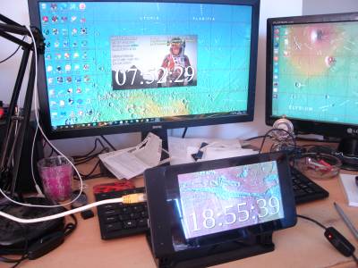 Desktop screen shows time for the InSight lander. Pi screen shows time at Valles Marineris
